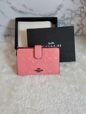Coach Embossed Leather Medium Corner Zip Barbie Pink Wallet NWOT